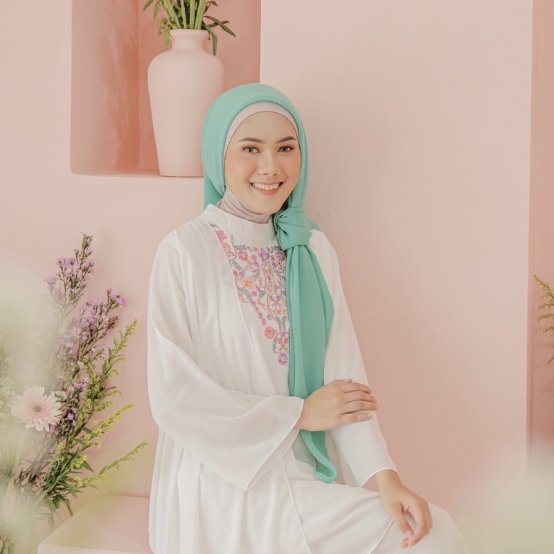 40+ Warna Hijab Segi Empat Bella Square Premium Original Jilbab Bella Square Polos Pollycotton-Mint