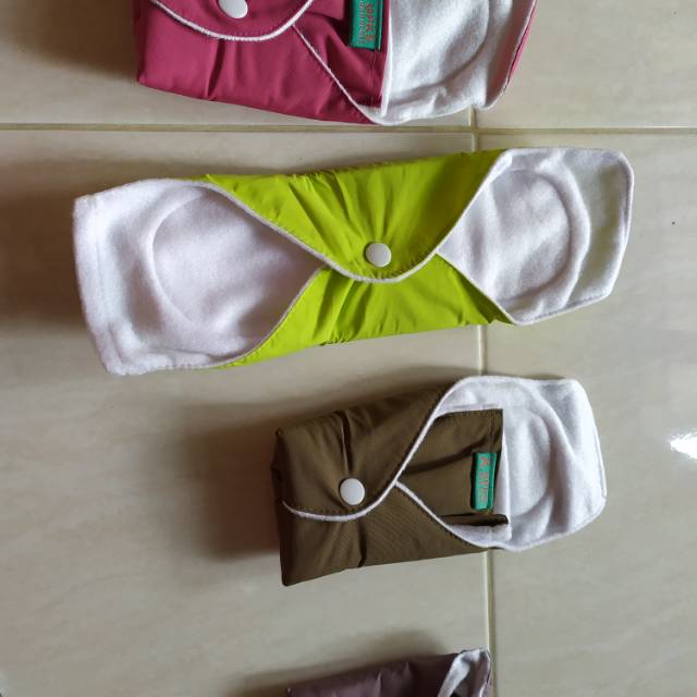 PEMBALUT WANITA KAIN