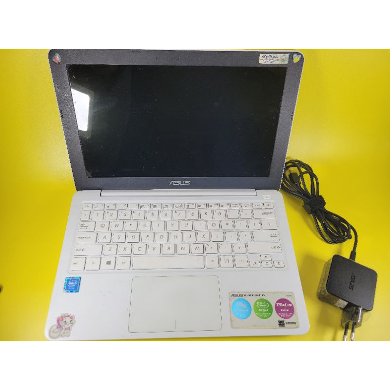 Laptop ASUS E202S Bekas/ Asus E202S Second/ Notebook ASUS E202S Bekas