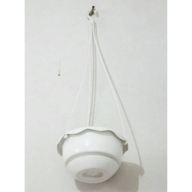 Pot bunga gantung / vas bunga gantung plastik putih