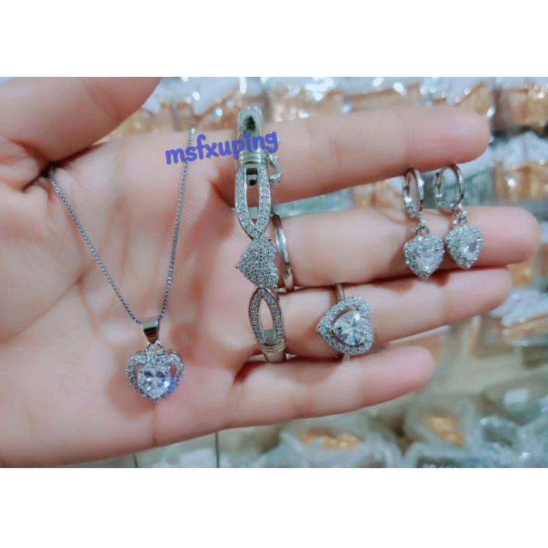 SET SILVER LOVE PERTAMA PERHIASAN WANITA