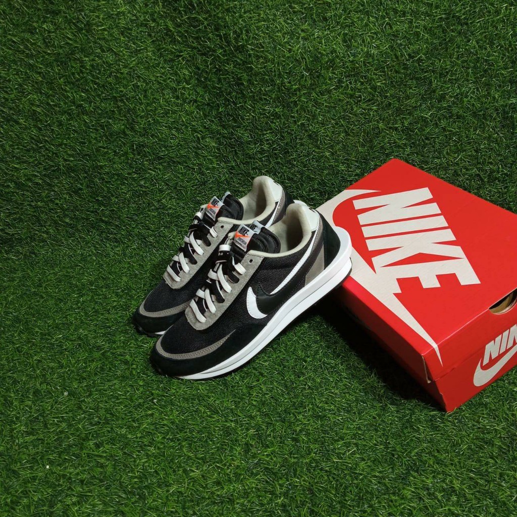 Sepatu Sneakers Pria NIKE SACAI BLACK GREY Made In Vietnam BNIB