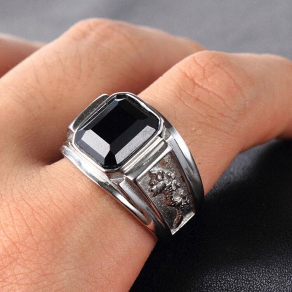 Cincin Emas 18k Aksen Batu Permata Ruby Sapphire Hitam Cincin Emas 18k Aksen Batu Permata Ruby Sapphire Hitam
