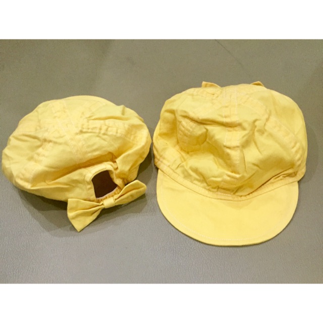 Topi anak kuning