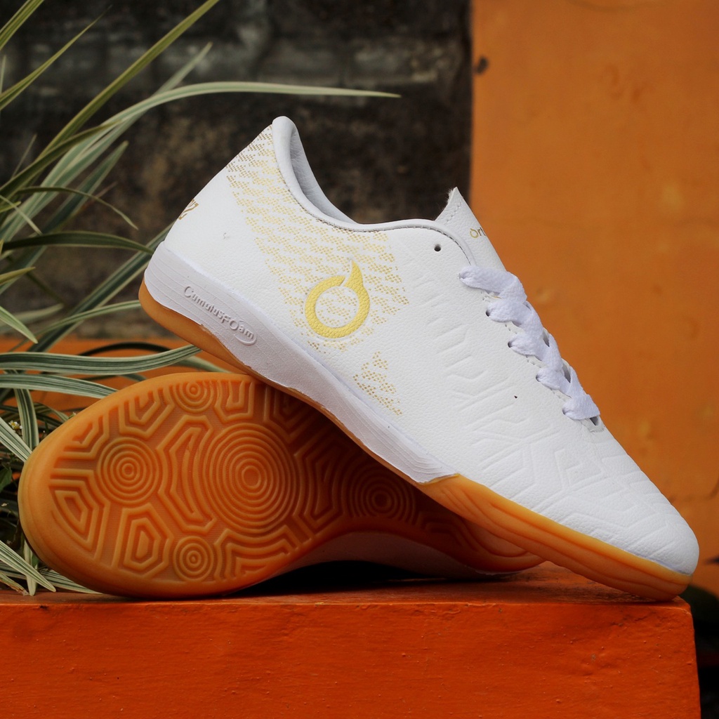 Sepatu Bola Futsal Pria Terbaru Olahraga Outdoor Sport Ouruseught New Varian Warna Pink Silver Hitam
