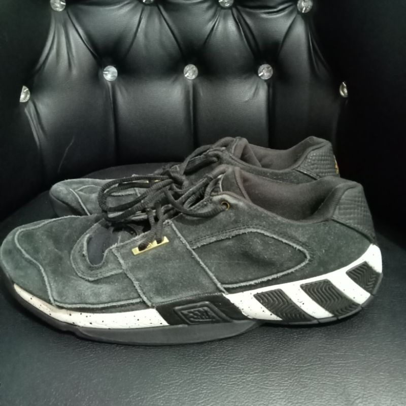 Adidas regulate sepatu second branded