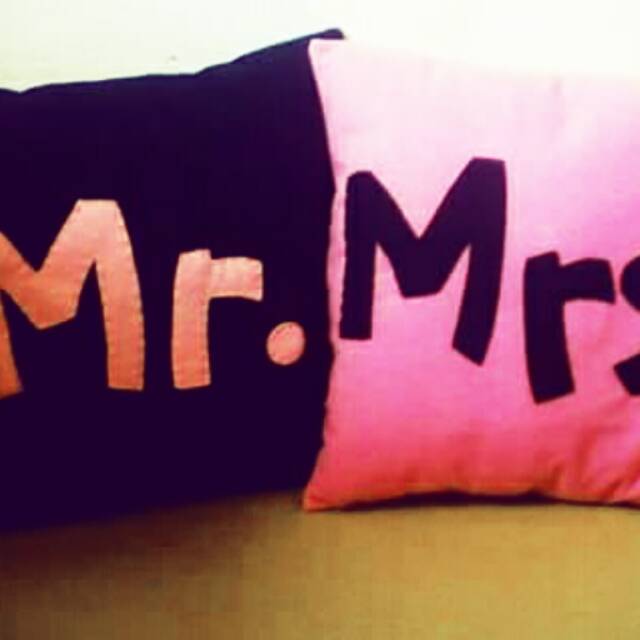 Bantal couple