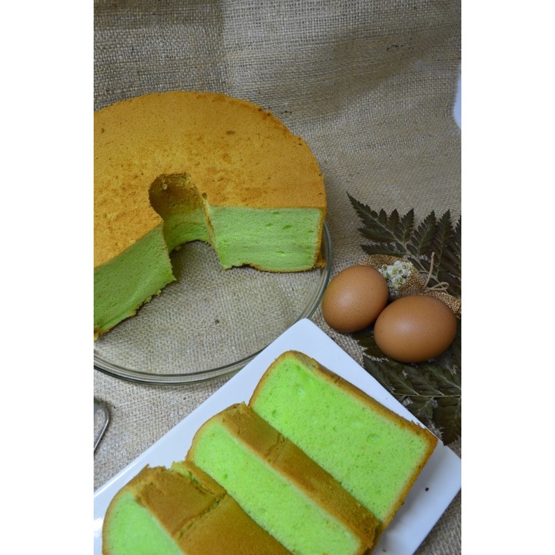 

Pandan Chiffon Cake / All by Josephine