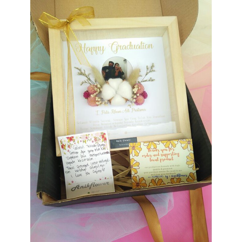 Download Dried Flower Frame 3d Flower In Frame 20 X 20 Cm Hampers Gift Box Hadiah Wisuda Hadiah Ulang Tahun Shopee Indonesia