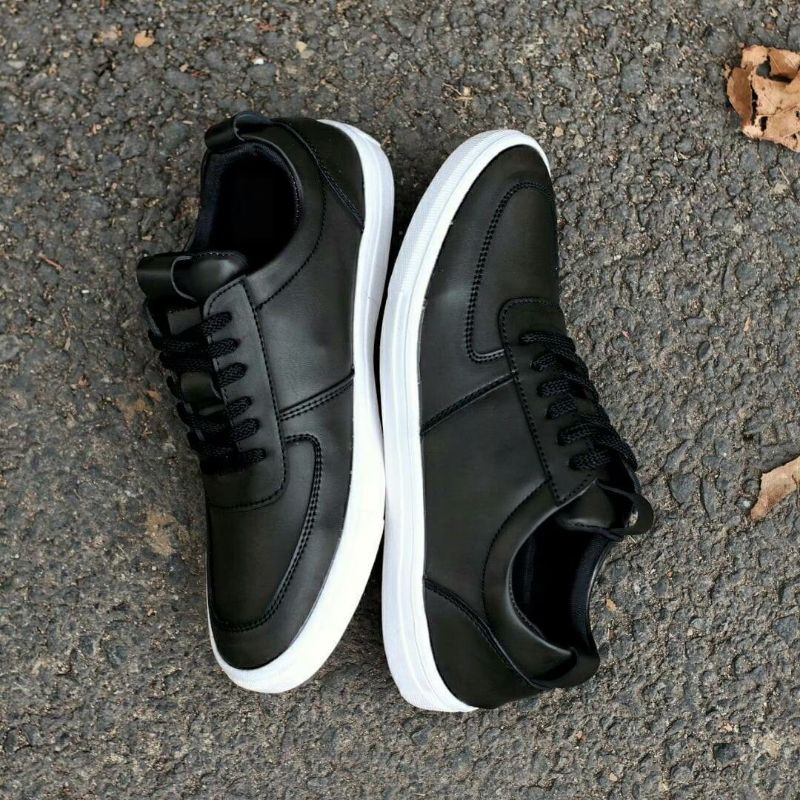 REGAN BLACK |WOLF x HEROES| Sepatu Casual Sneakers Kasual Polos Ori Kulit Faux Pria Cowok Leather