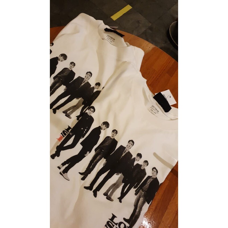 Kaos EXO LOVESHOT Official Cotton On