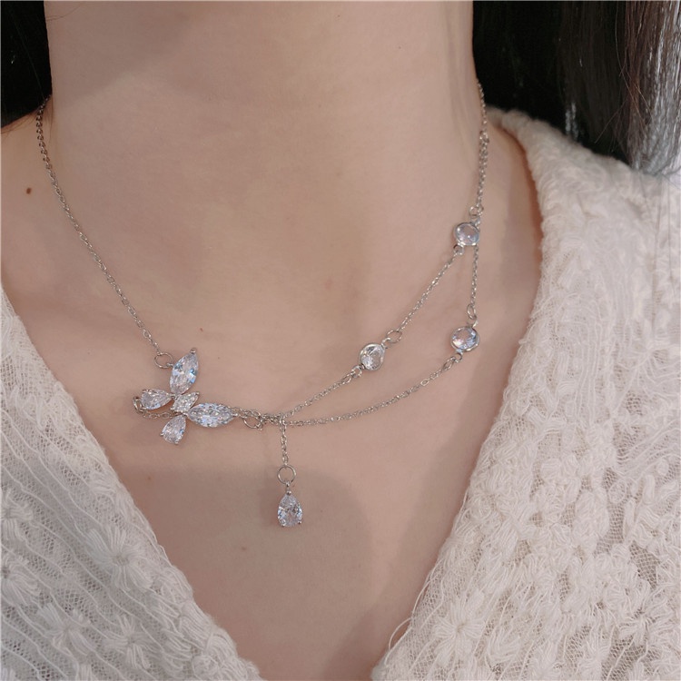 Kalung Rantai Clavicle Desain Kupu-Kupu Waterdrop Aksen Berlian