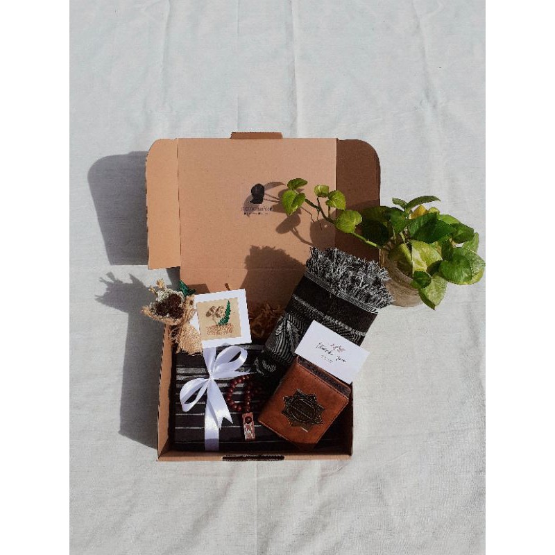 Custom Hampers Alat Sholat Cowok