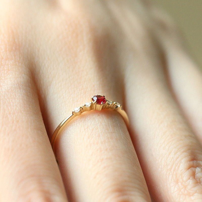 Cincin Lapis Emas 18k Dengan Ruby Untuk Wanita