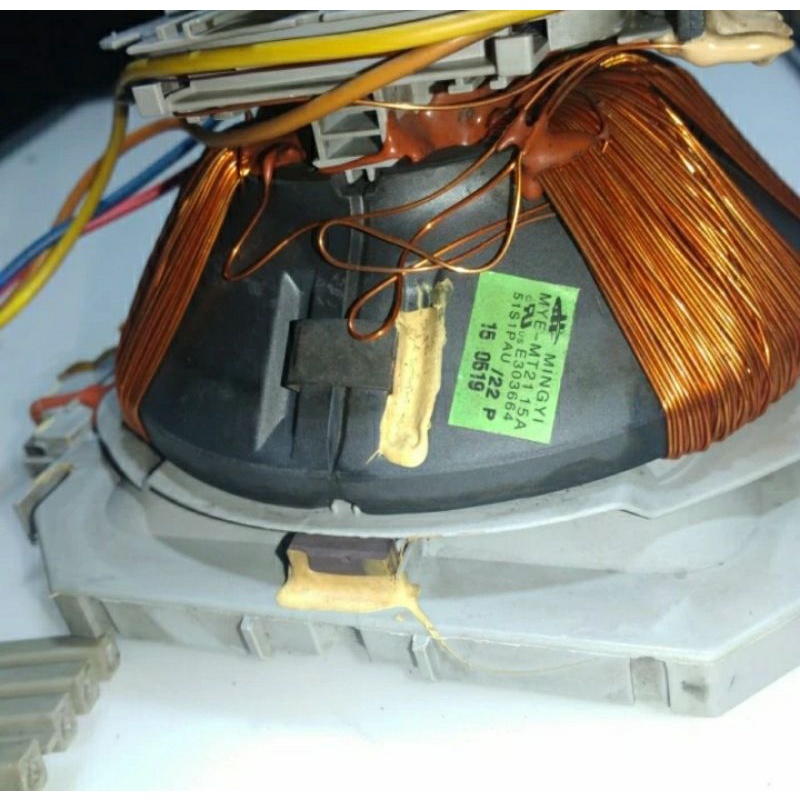 yoke tv polytron 21inch slim