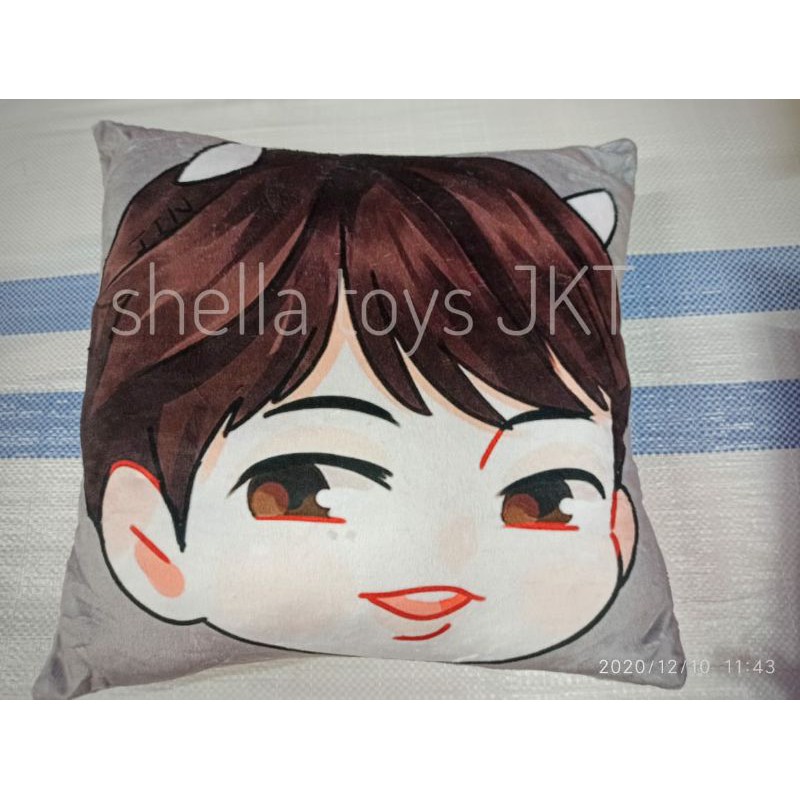 Bantal kotak anime Bts