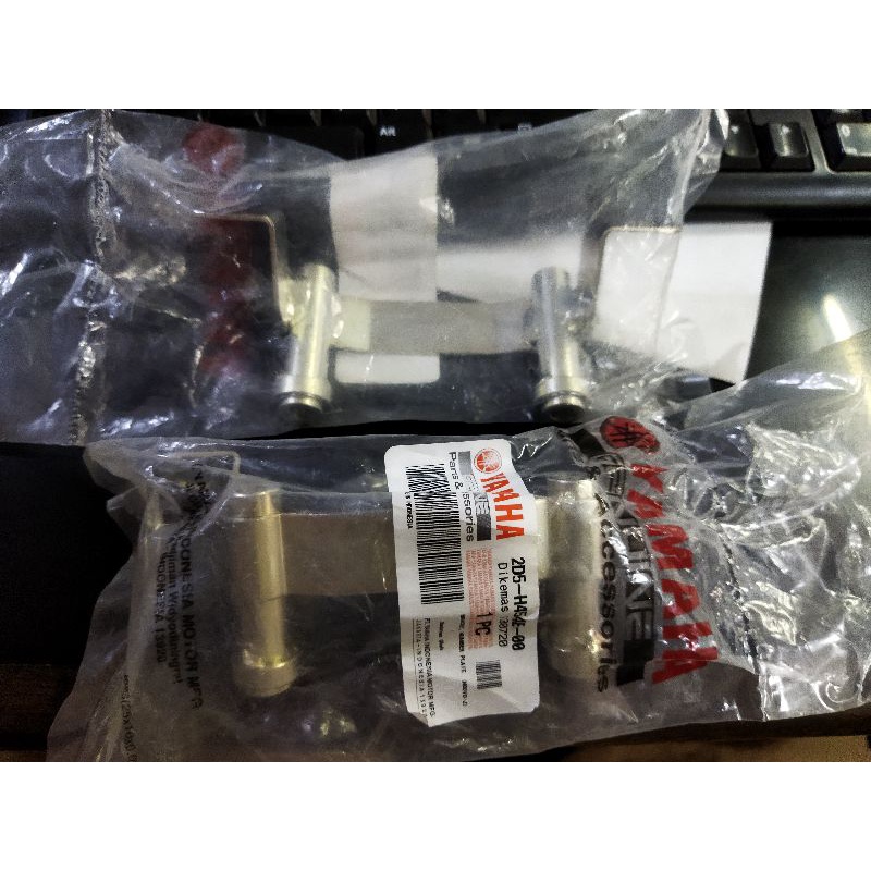 dudukan plat nomer depan nuvo z original 2D5H454E00