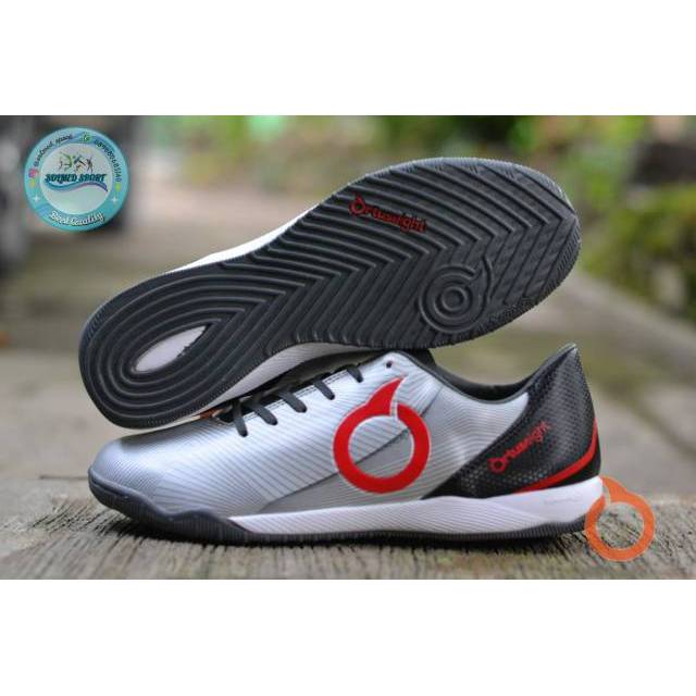 Sepatu Futsal Ortuseight Prodigy Silver IN