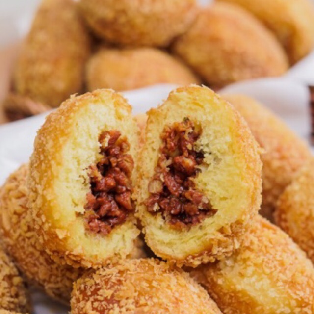 

(PO Selasa, 9 Juni 2020) Roti Goreng Ayam Manon Bakes