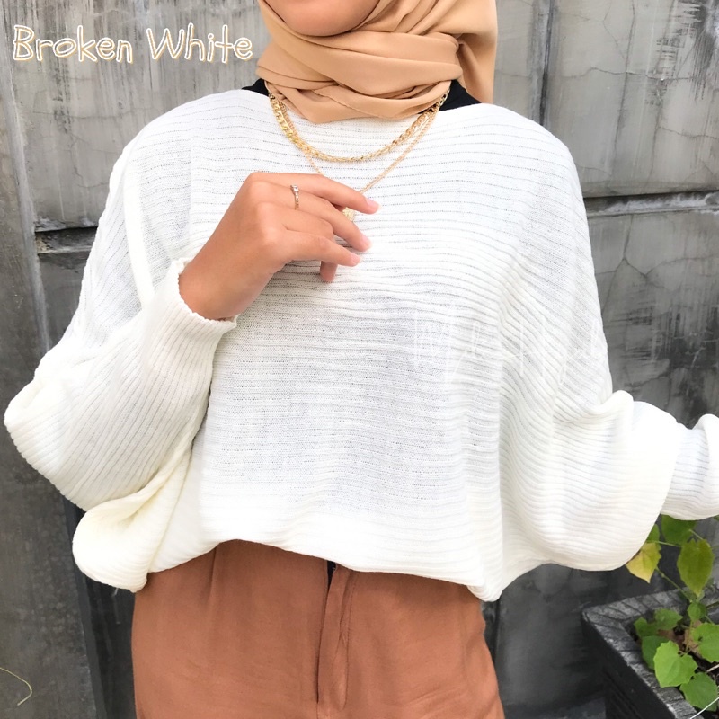 Kalila Batwing Sweater Rajut Premium-Broken white