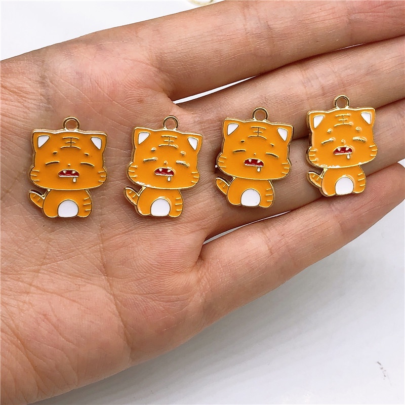 4pcs Liontin Enamel Desain Harimau Daisy Bahan Alloy Untuk Membuat Perhiasan Kalung Anting Gelang