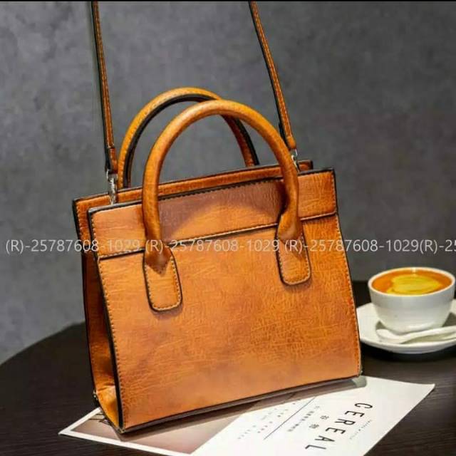 TAS SELEMPANG Stadivarius (Impor)