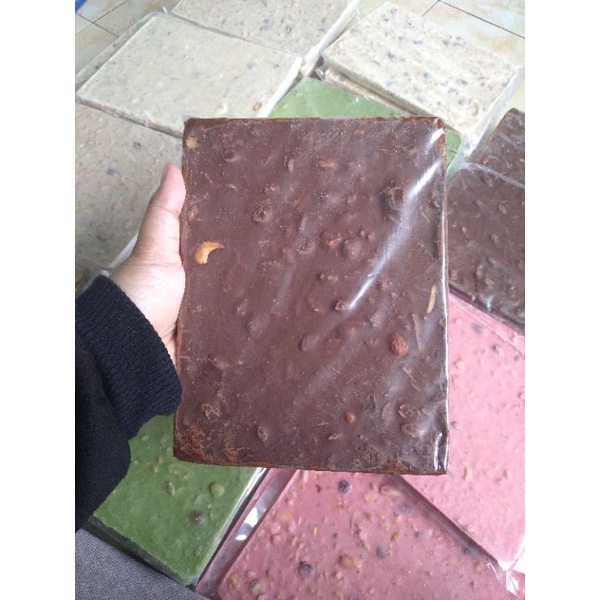 

coklat blok 350gr/coklat batangan rasa vanila berry yoghurt/strawberry
