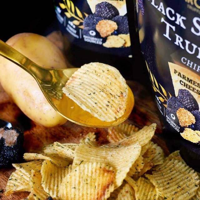 Keripik kentang Aroma Black Summer Truffle Potato Chips