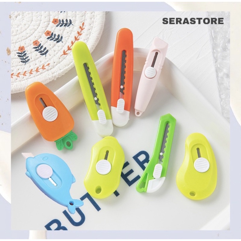 

SERA - CUTTER MINI LUCU PORTABLE / ALAT PEMOTONG KERTAS MINI / PISAU PEMOTONG KECIL / CUTTER MINI WORTEL