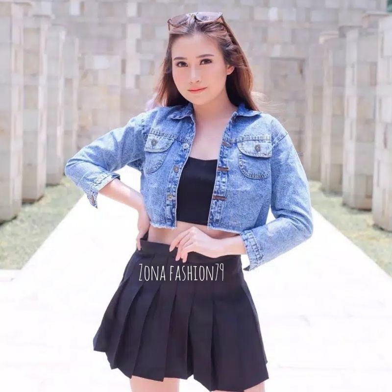 Jaket Jeans Terbaru Masakini / Jaket Crop Jeans Paling Baru Masakini / Jaket Wanita Keren Terbaru / Jaket jins Crop Terbaru / Jaket Jeans Warna Snow Terbaru / Jaket  Jeans Crop Model Kekinian / Jaket Jins Wanita crop Terbaru Masakini