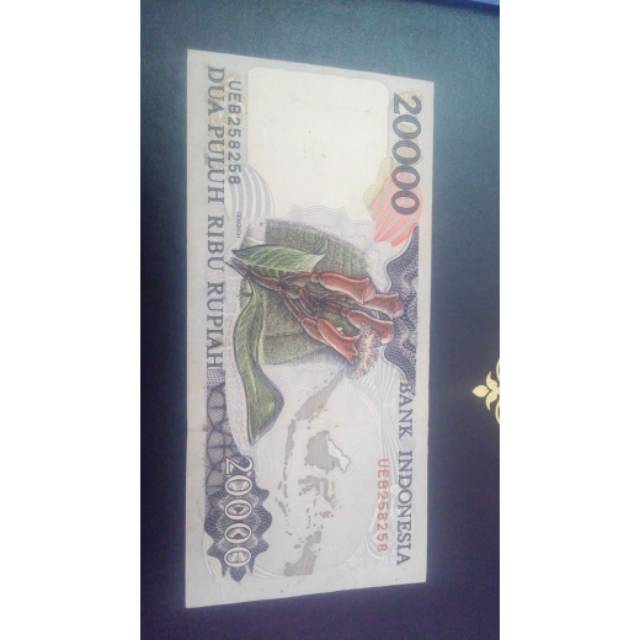 Uang kuno 20000 Cendrawasih th 1995 imp 1997 noser cantik berulang 258258