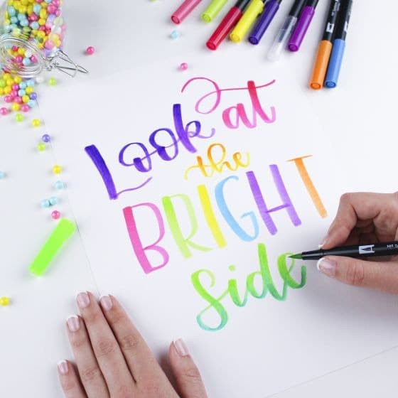 

kaligrafi-perlengkapan- bright pallette tombow dual brush pen set 10 colors -perlengkapan-kaligrafi.