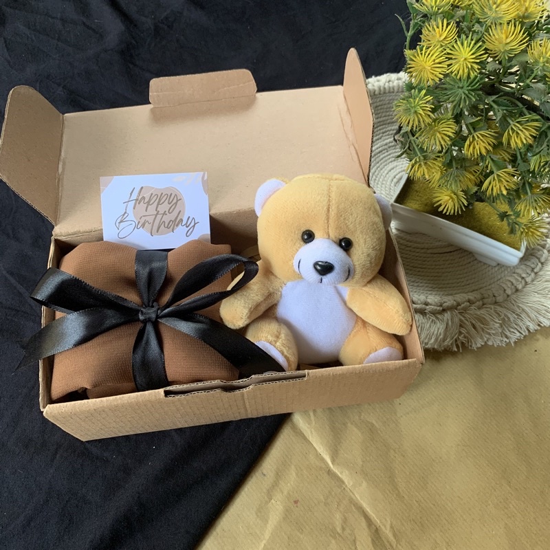 

HAMPERS HIJAB BELLA SQUARE | HAMPERS LEBARAN | GIFT BOX KADO ULANG TAHUN CEWEK | KADO PERNIKAHAN