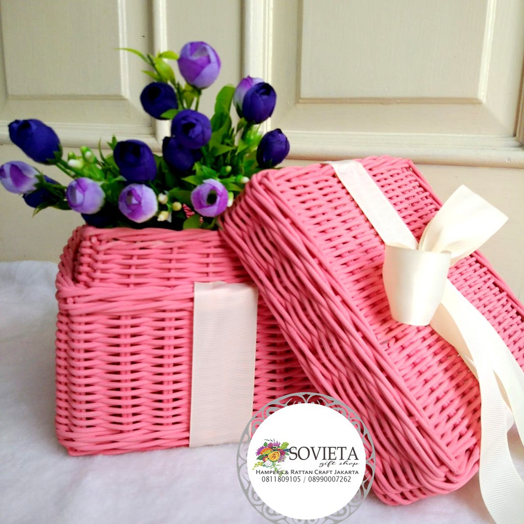 

Soft Pink Rattan Gift Box with White Creme Ribbon / Kotak Hadiah , Hantaran lamaran,imlek dll