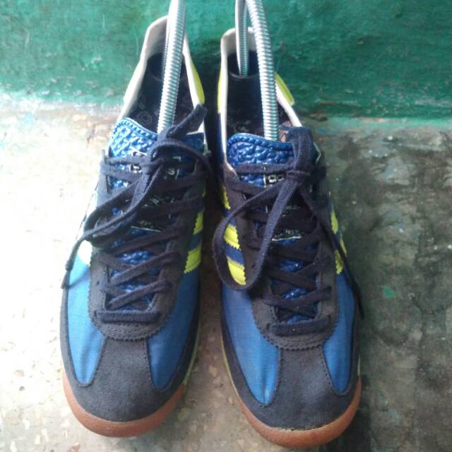 Adidas sl72 blue hijau neon size 39 3/8 , kodisi 85%, outsole masih tebal warna luamaya masih bagus