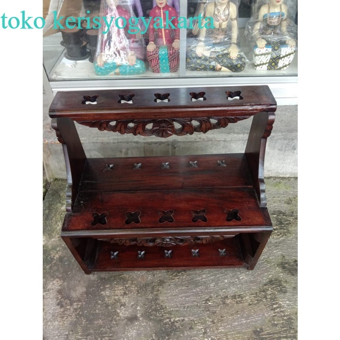 

Jagrak Keris Tempat Keris Sederhana Murah