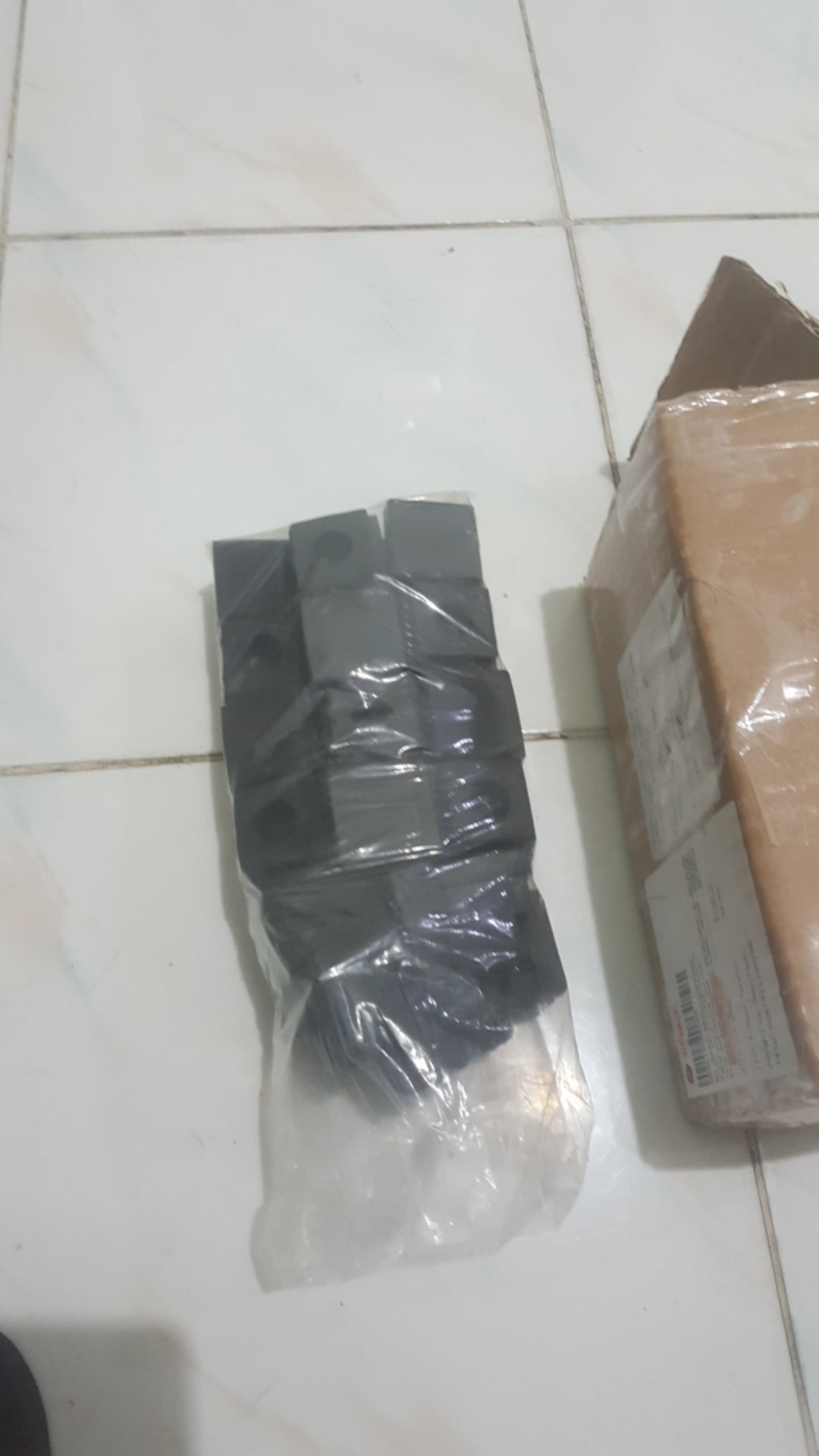 Karet Kotak Hollow Hollo Pengaman Kaki Kursi Meja Padat 35 X 35 Mm 3,5 X 3,5 Cm 3,5x3,5