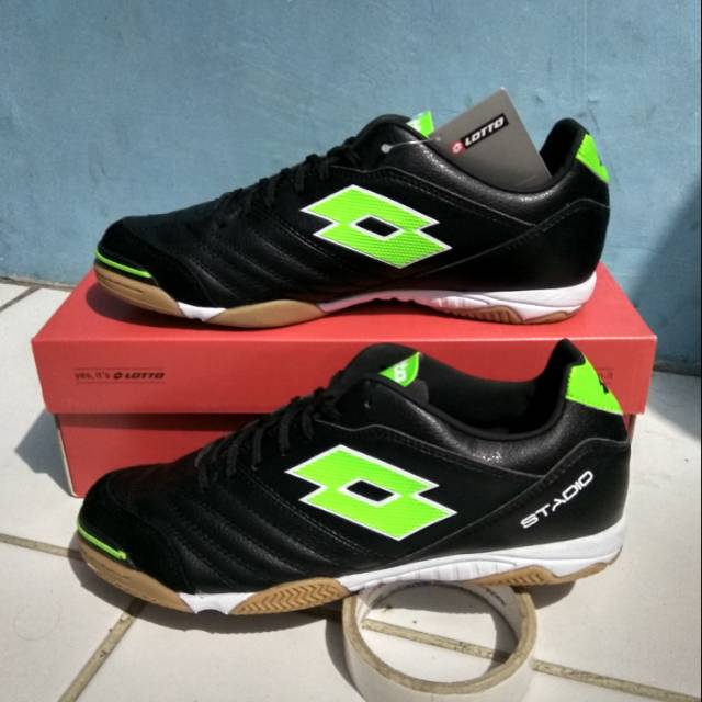 Sepatu futsal lotto stadio 300 ii id original