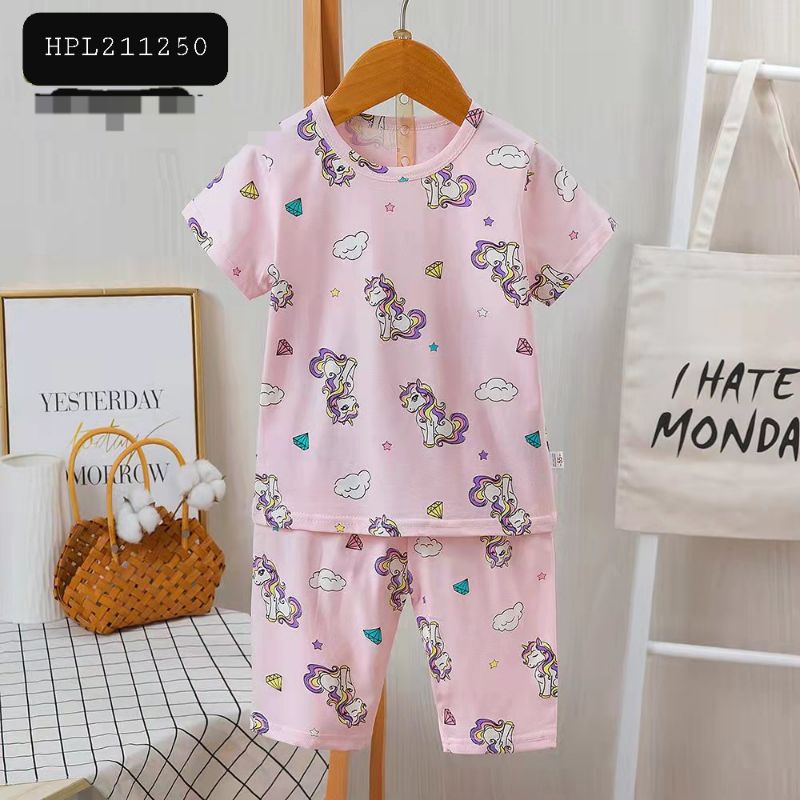 Ku bao harga 3 stel baju anak import. Celana pendek selutut.