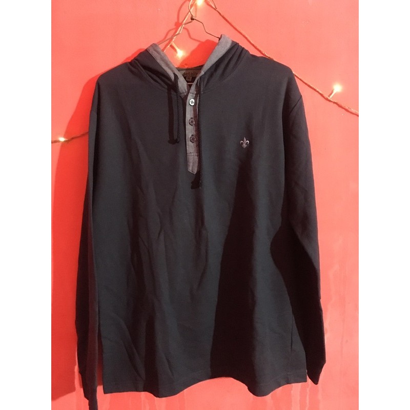 sweater pria details