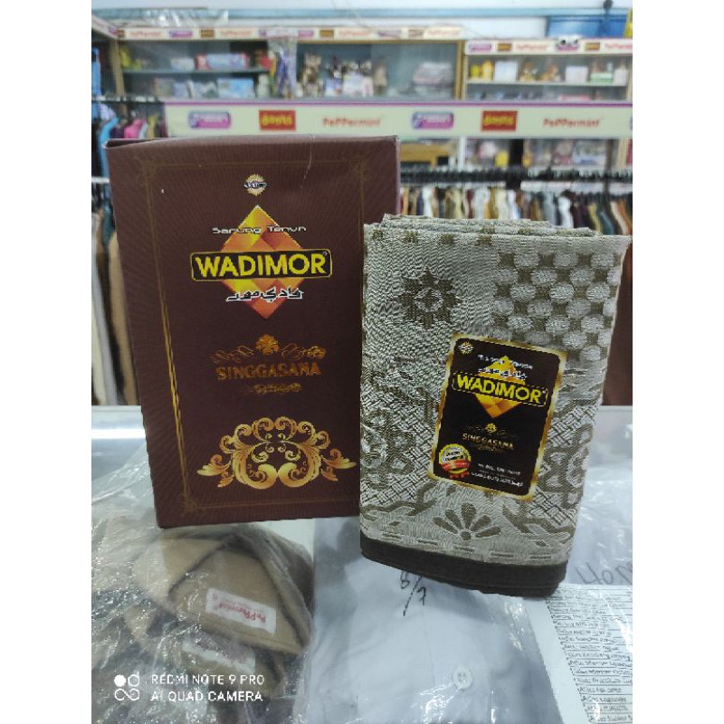 Sarung Wadimor Singgasana