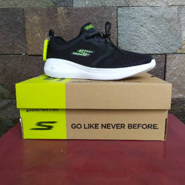 sepatu skechers go run