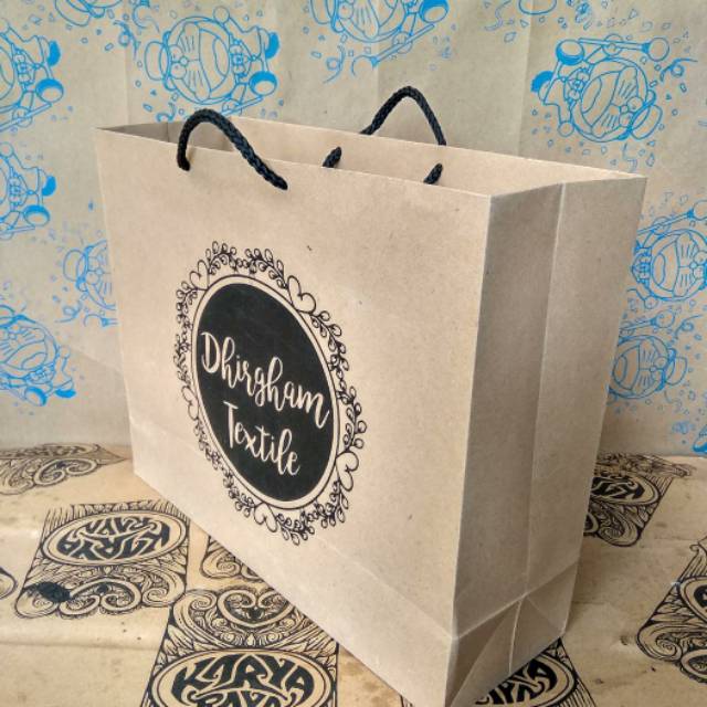 

Paperbag kraft coklat, free design , p=30 l=10 t=25..kuat rapi dan murah