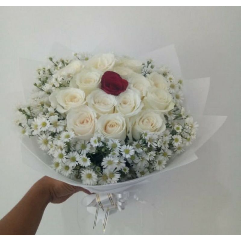 

Bucket Hadiah Ulangtahun Wisuda Bunga Asli