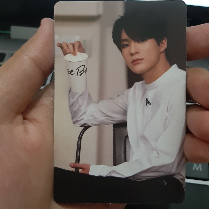 [booked] jeno puff sticker