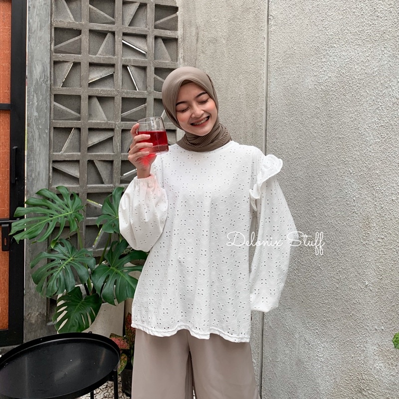 DELONIX | Becca lace top