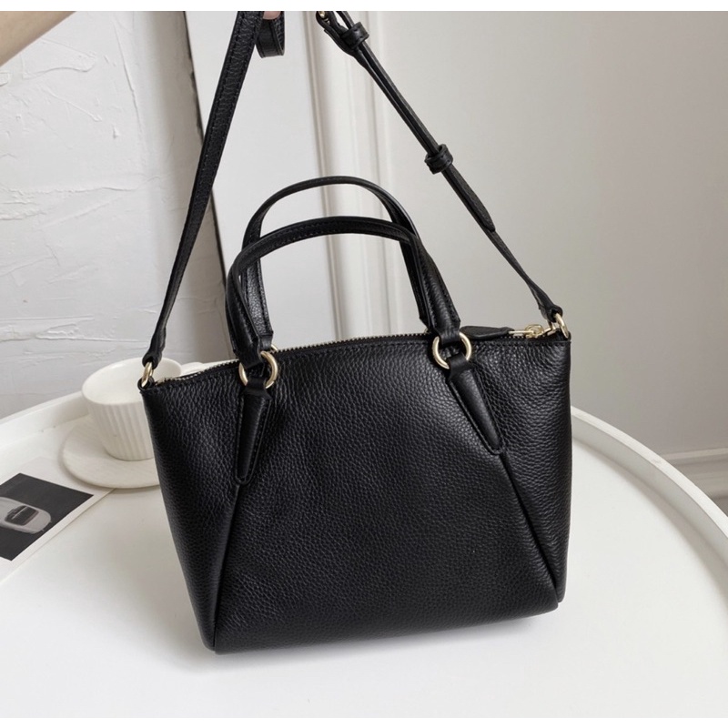 Coach Small Kelsey Satchel In Pebble Black Leather ( 57563 )