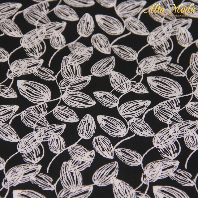 

Alta Moda Katun Hitam Motif Daun Putih (1M)