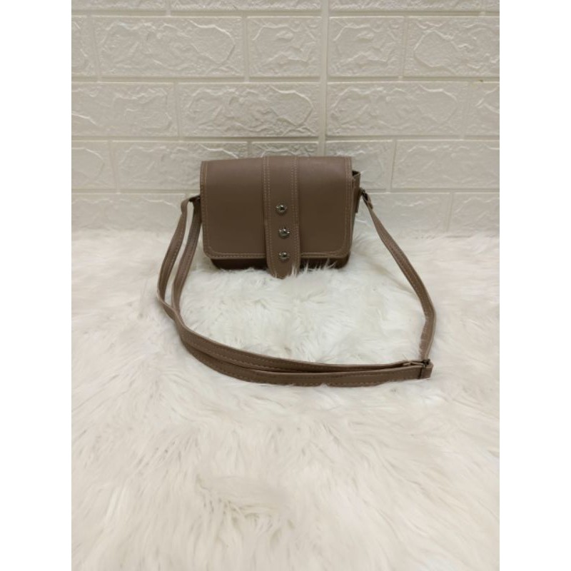 A-ZAHRA CROSSBODY TAS SELEMPANG BISA JINJING  RUANG BAHAN TEBAL