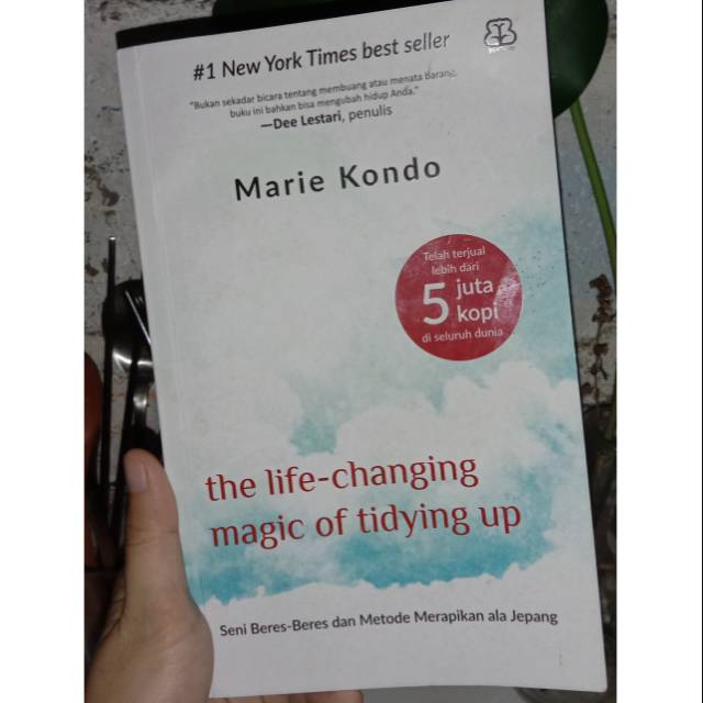 Marie kondo (buku preloved)